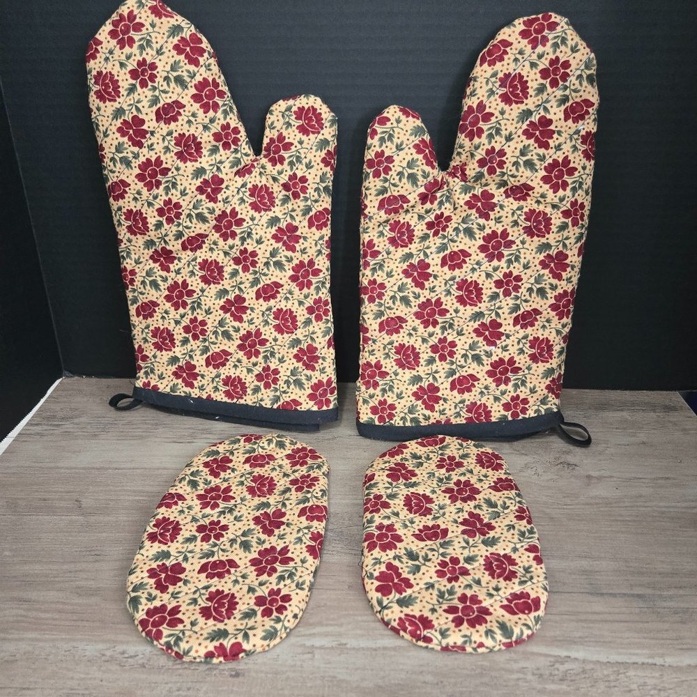 Grandma's Practical 2 layer Handmade Microwave & Oven Mitts Set Adult / Regular